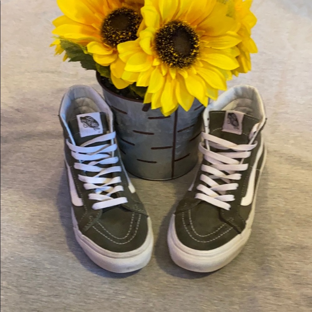 Vans Off the Wall Skateboarding kicks.